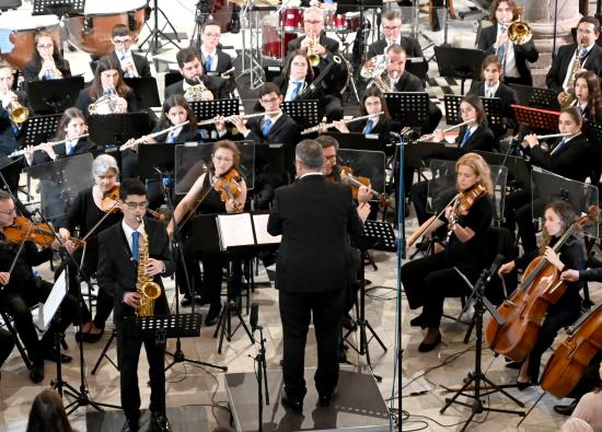  Ovación del público a la Banda Municipal de Música Ciudad de Guía durante el ‘Concierto de Cine’ 