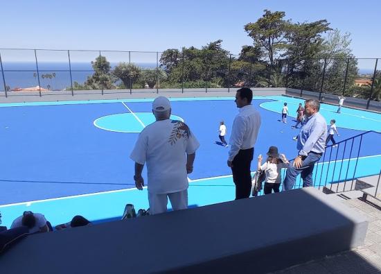 El municipio completar&aacute; antes de final de curso el cambio de imagen de todos los colegios y de sus canchas deportivas