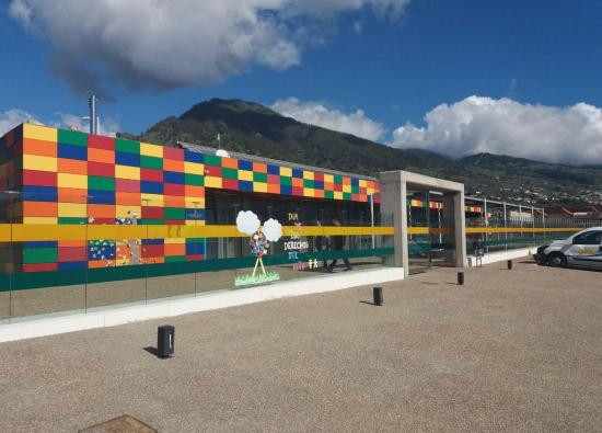 García Leal destaca el trabajo realizado junto a la comunidad educativa de la Escuela Infantil Nina Lola Albelo para que sea todo un referente en el municipio