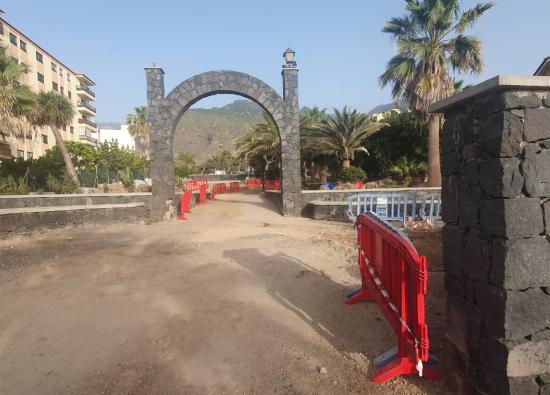 Rehabilitación de la entrada del Parque de Punta Larga en la Avenida Marítima