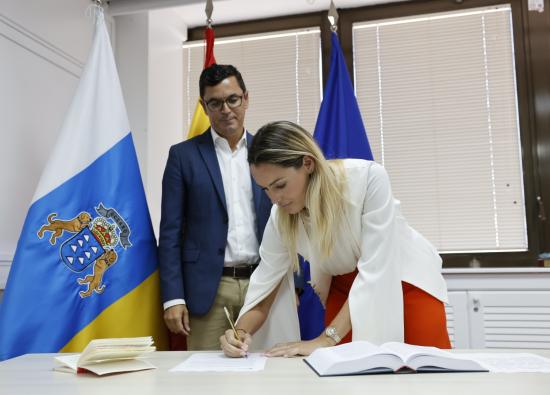 María Fernández toma posesión como directora general de Transportes del Gobierno de Canarias