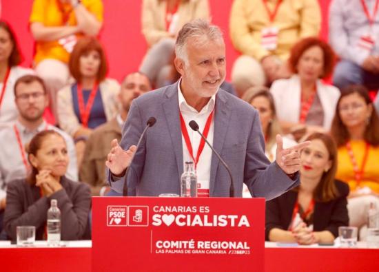 Torres: "Si hay una voz mayoritaria para defender a Canarias, es la voz del PSOE. Canarias es socialista"