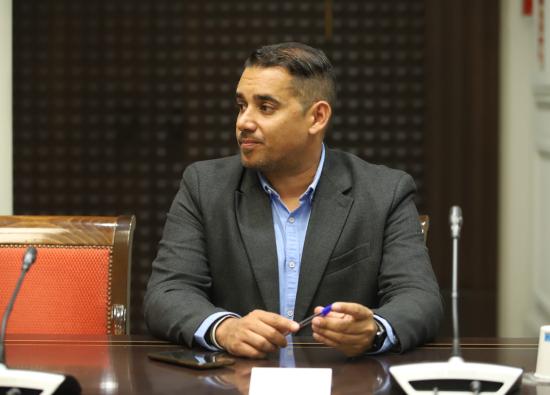 Yon&eacute; Caraballo advierte a la consejera de sanidad que Nueva Canarias-Bloque Canarista no permitir&aacute; un paso atr&aacute;s en la sanidad p&uacute;blica