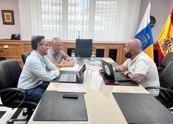 Canarias y Euskadi comparten preocupaci&oacute;n por la ausencia de respuesta del Estado en pol&iacute;tica migratoria