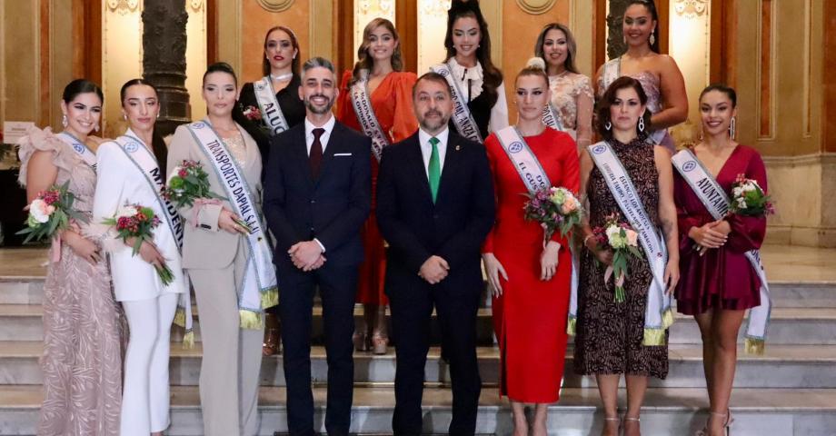 El Ayuntamiento acoge la recepción de las candidatas a reinas del Carnaval 2024