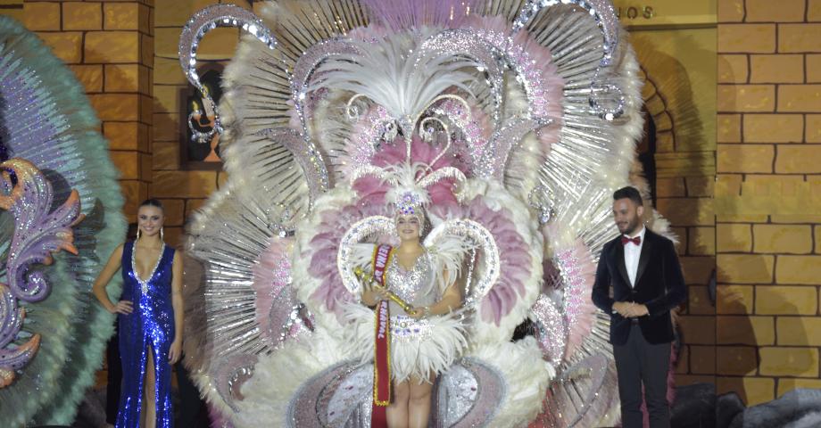 Araceli Martín se corona como la reina del Carnaval de Icod de los Vinos
