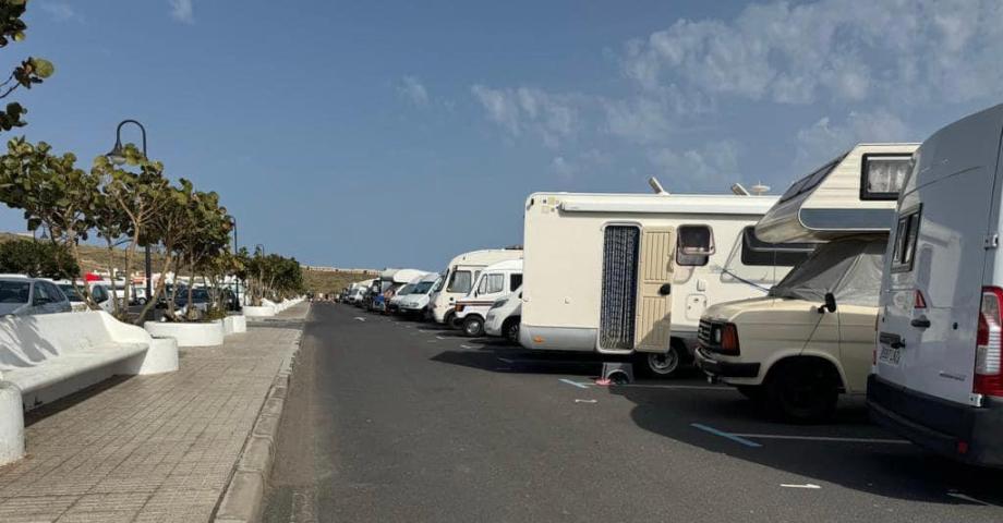 CC de Arico denuncia la nula planificación del Ayuntamiento para regular la situación de las autocaravanas en la costa