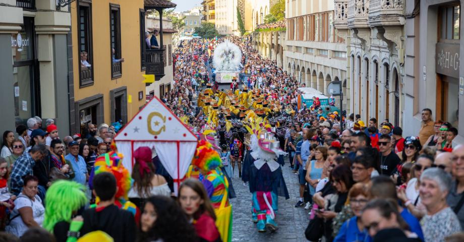 Más de 20.000 personas participaron en el coso apoteósico de La Orotava