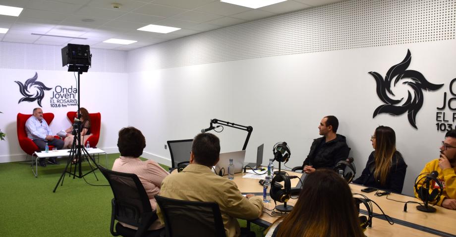 La radio municipal Onda Joven El Rosario estrena sus nuevos estudios ubicados en la Casa de la Cultura