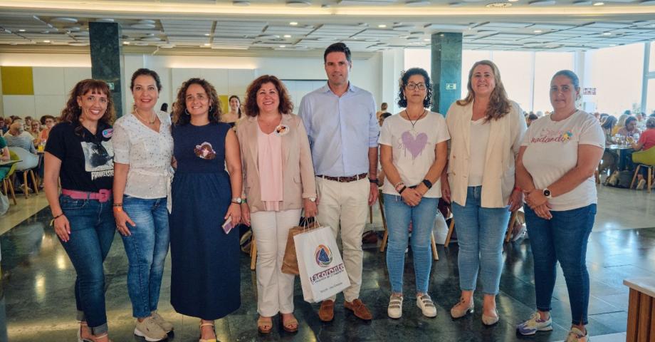 Casi 600 tacoronteras participan en la excursión de mujeres 2024 por el sur de la Isla