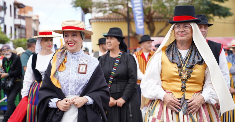 San Marcos bendice Tegueste con sol y lluvia en su LVI Romería