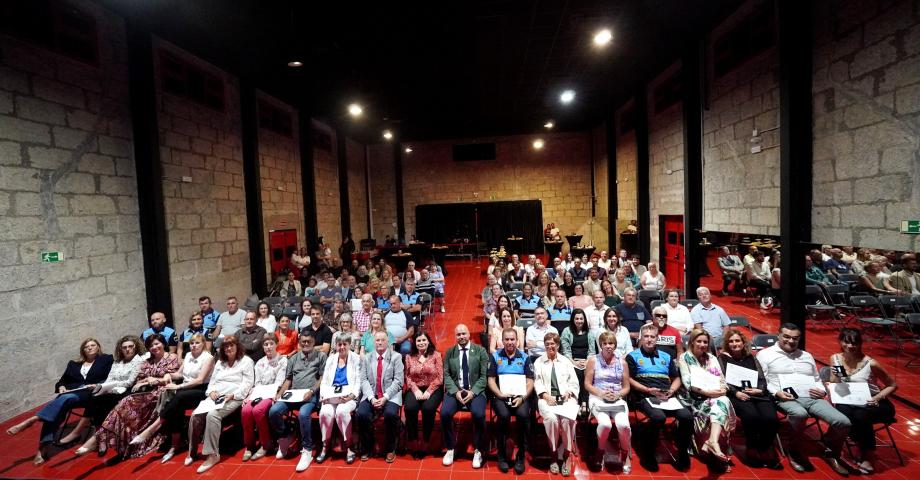El Ayuntamiento de Candelaria entrega 65 insignias en el Acto de Entrega al Mérito Funcionarial y Laboral
