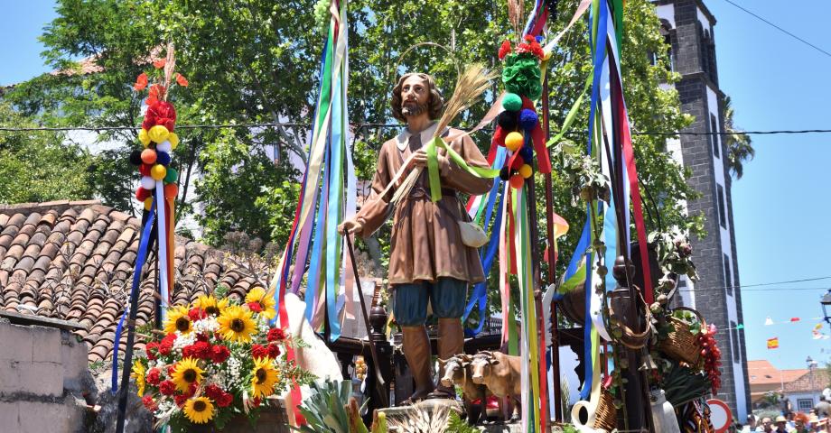 Tacoronte honra a San Isidro con una multitudinaria romería