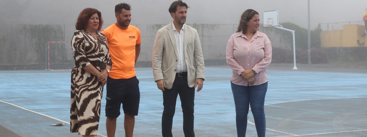 En marcha la construcción de una pista multideporte en la urbanización La Atalaya