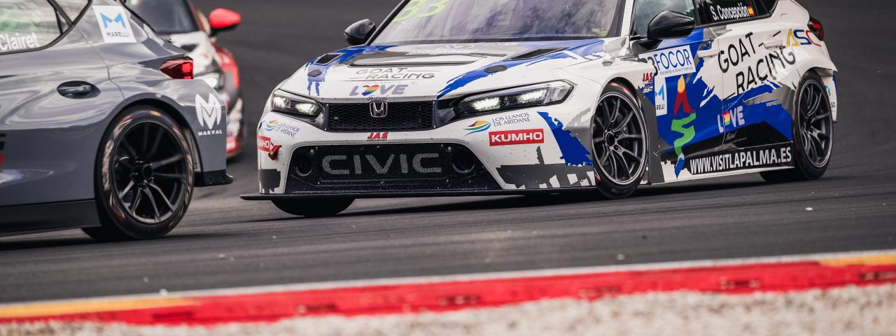 Santi Concepción cierra su temporada europea TCR en Valencia
