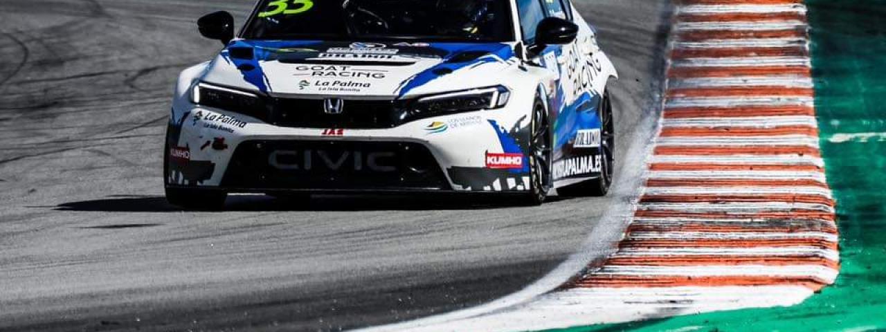 Santi Concepción cierra una temporada con un apoteósico podio en Valencia en el Campeonato Europeo de Superturismo TCR