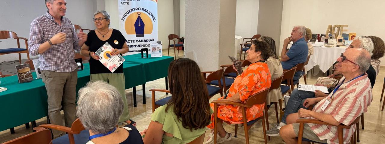 Más de 70 escritores canarios se dan cita en Candelaria