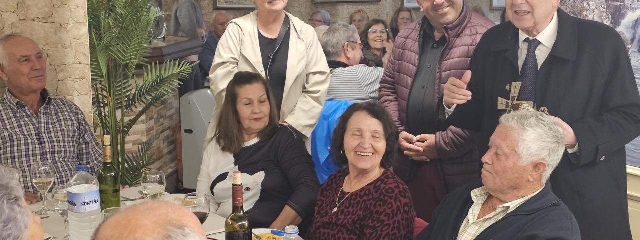 El alcalde de Vigo recibe a los mayores de Antigua y promete al alcalde, Matías Peña, devolverle la visita a Fuerteventura