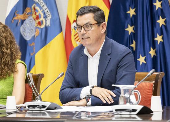 El Gobierno de Canarias inicia el proceso de renovaci&oacute;n de la l&iacute;nea mar&iacute;tima entre Tenerife y El Hierro