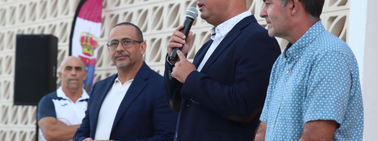 El campo de fútbol y de béisbol de Los Abrigos estrena vestuarios y zonas de servicio