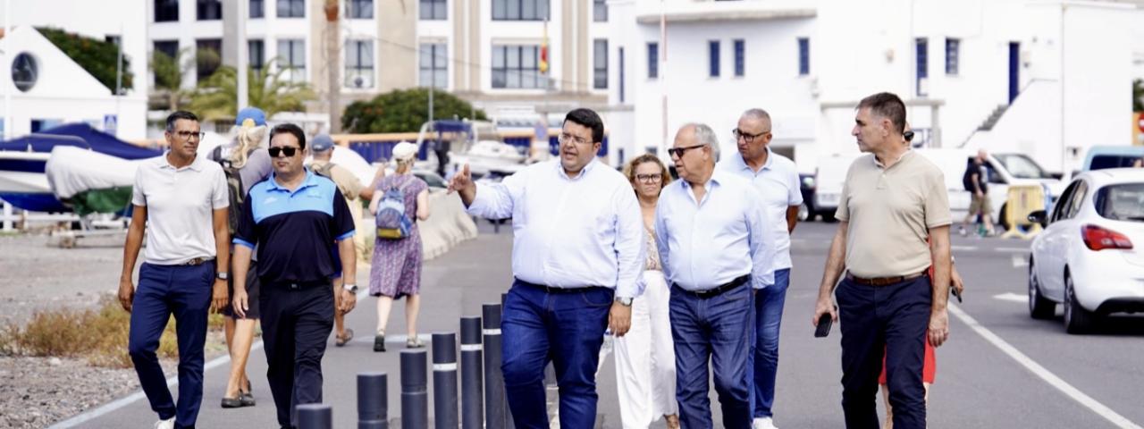 Cabildo, Ayuntamiento y Puertos Canarios coordinan proyectos para transformar el Puerto de Vueltas en un espacio moderno y sostenible