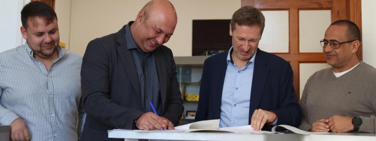 Charco del Pino cuenta con una nueva oficina de Correos en su centro cultural