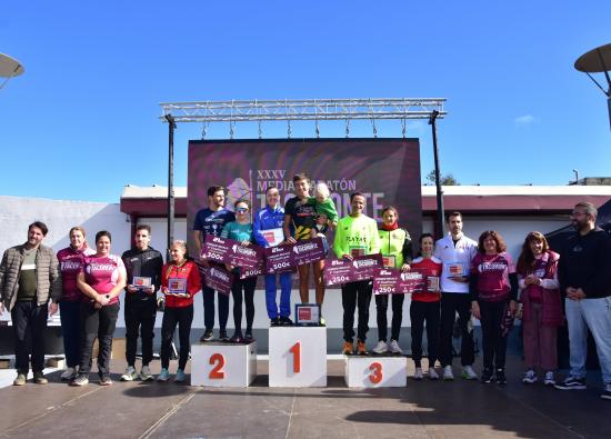 Pedro Ricardo Santagati y Johanna Ardel consiguen los mejores tiempos en la XXXV Media Marat&oacute;n Ciudad de Tacoronte