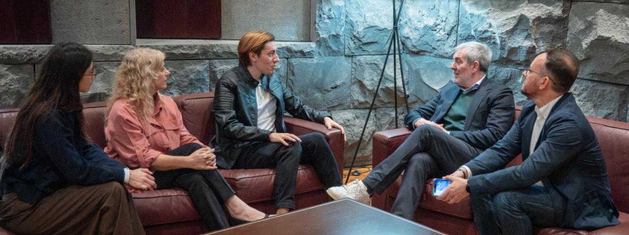 Clavijo resalta la utilidad de la app AutiStok de Daniel Com&iacute;n para personas con autismo