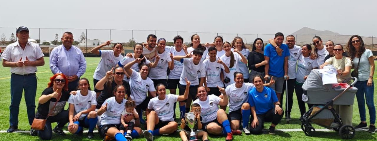 Las guerreras del CD Atl&eacute;tico Balomp&eacute;dica de Antigua Campeonas de Liga y suben a Preferente