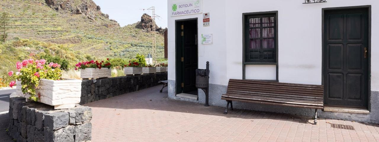Las farmacias refuerzan su papel en Santa Cruz de Tenerife: 2.137 farmacéuticos colegiados y 400 puntos de atención repartidos por toda la provincia