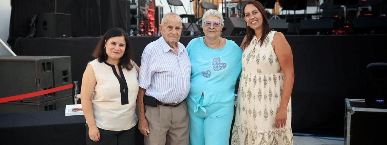 Candelaria rinde homenaje a Agustín Expósito y Pilar Pinto en el Día del Abuelo