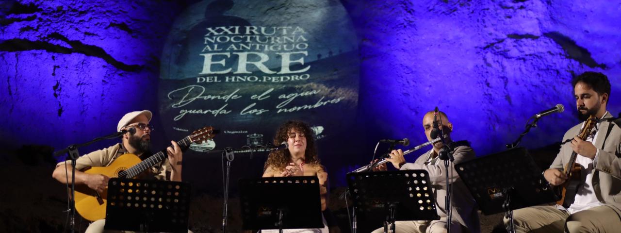 La XXI Ruta Nocturna al antiguo Ere del Hermano Pedro tuvo como eje central el agua