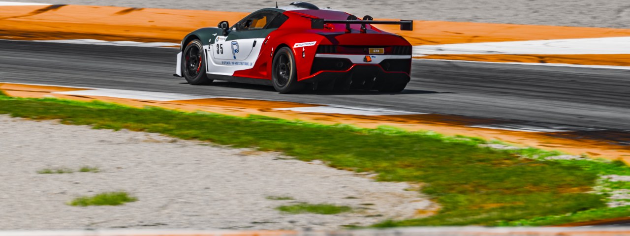 Himar Acosta ha finalizado en la cuarta posición de la categoría GTX en la primera carrera del fin de semana del Iberian Supercars