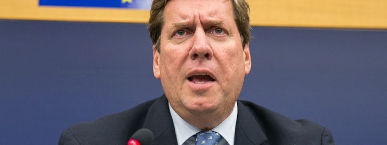 Gabriel Mato defiende en la UE que la descarbonización del transporte aéreo y marítimo no puede “encarecer aún más” la insularidad
