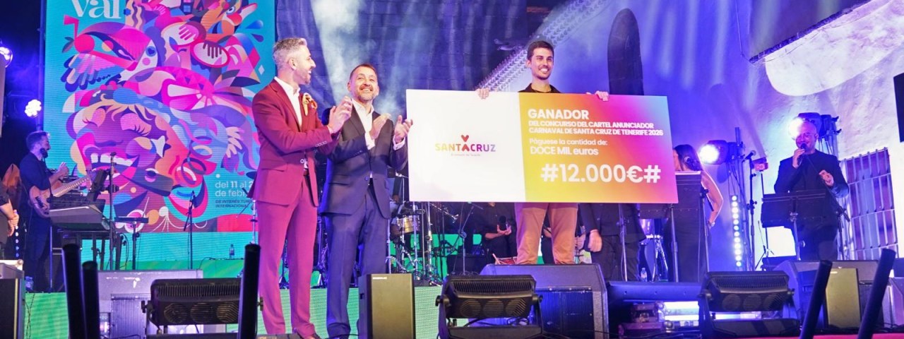 Santa Cruz presenta el cartel anunciador del Carnaval 2027 en la plaza del Príncipe