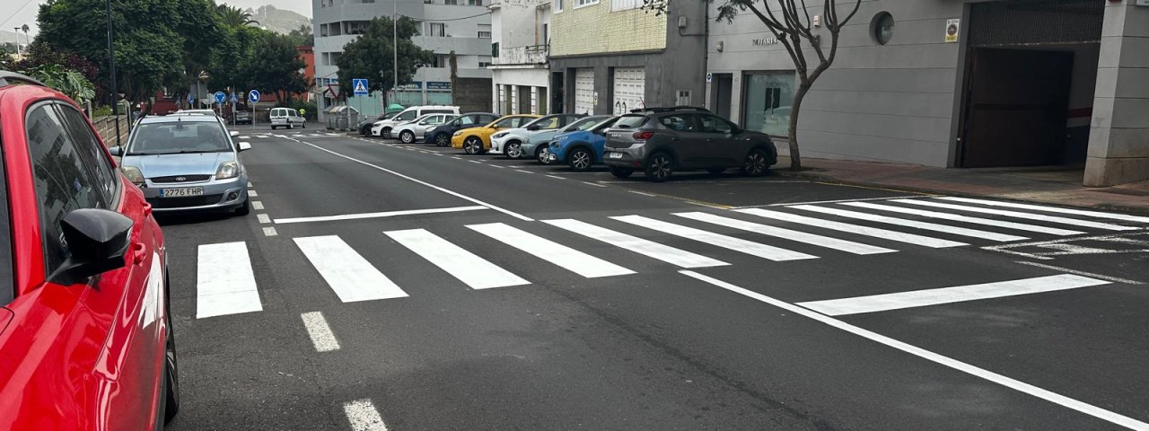 Tacoronte mejora la señalización de una docena de pasos de peatones en el entorno viario de La Estación