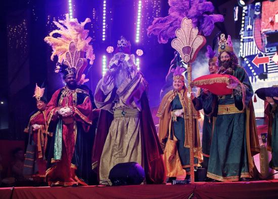 La Noche de los Sue&ntilde;os llena de ilusi&oacute;n y valores las calles de Candelaria en la v&iacute;spera del D&iacute;a de Reyes