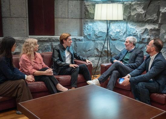 Clavijo resalta la utilidad de la app AutiStok de Daniel Com&iacute;n para personas con autismo