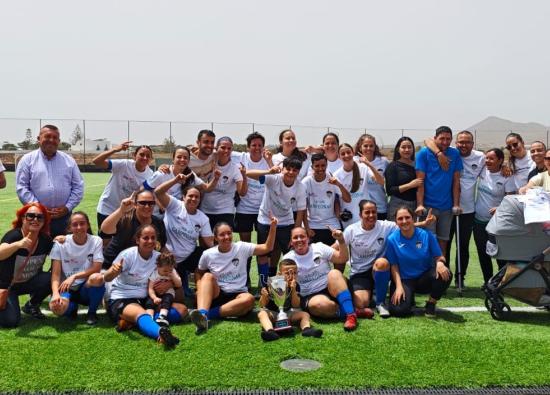 Las guerreras del CD Atl&eacute;tico Balomp&eacute;dica de Antigua Campeonas de Liga y suben a Preferente