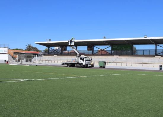 Luz verde a los trabajos de reforma y modernizaci&oacute;n de la instalaci&oacute;n el&eacute;ctrica del Campo de F&uacute;tbol de Barranco Las Lajas, con una partida de 250.000 â¬