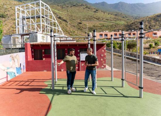 La Frontera impulsa el deporte al aire libre con la puesta en marcha del nuevo parque de calistenia