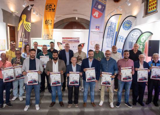 Emotivo banderazo de salida a la edici&oacute;n n&uacute;mero 50 del Rallye Ciudad de Telde