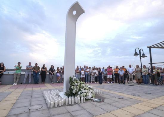 Telde mantiene vivo el recuerdo de las v&iacute;ctimas del JK5022 desde el respeto y la intimidad